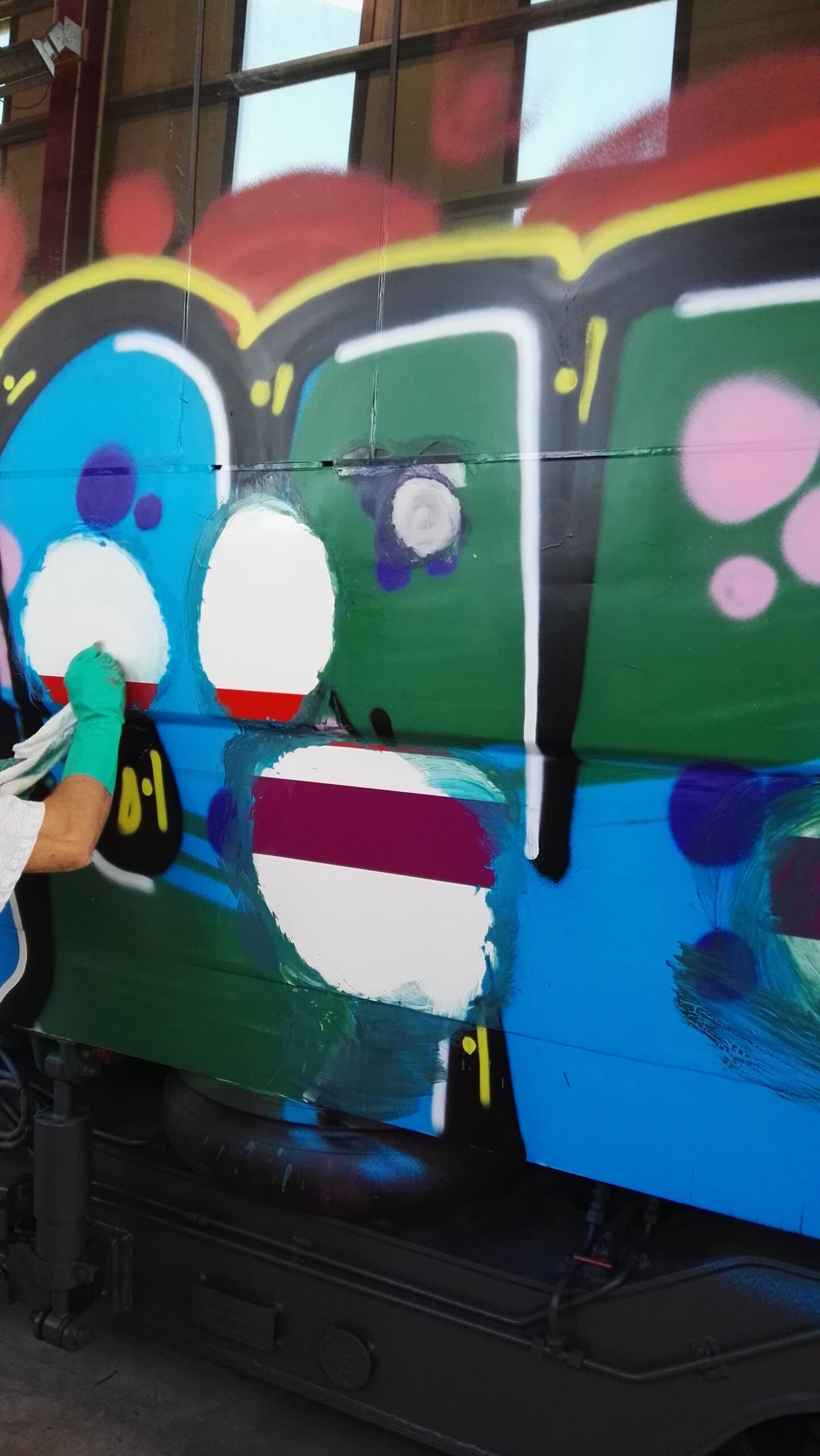limpiar pintada tren demostración 1
