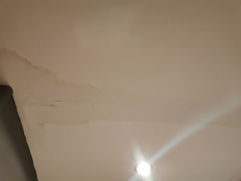 reparar gotera tejado